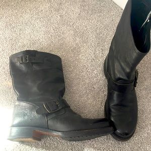 Frye Veronica Short boot in black. Size US 8